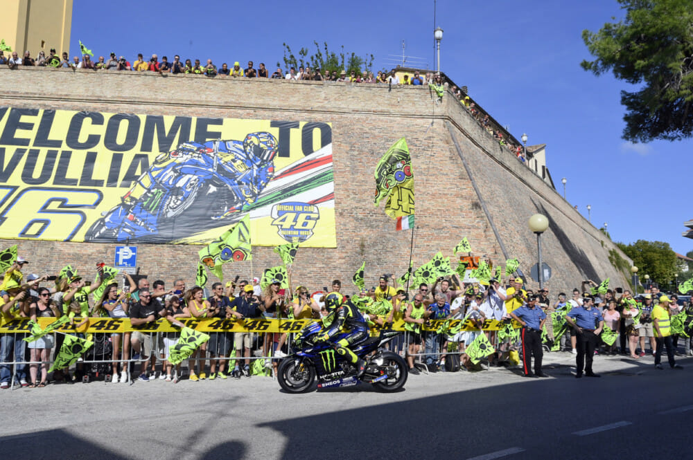 Rossi rides his YZR-M1 from the VR46 Motor Ranch to the Misano World Circuit as a pre-San-Marino-GP stunt.