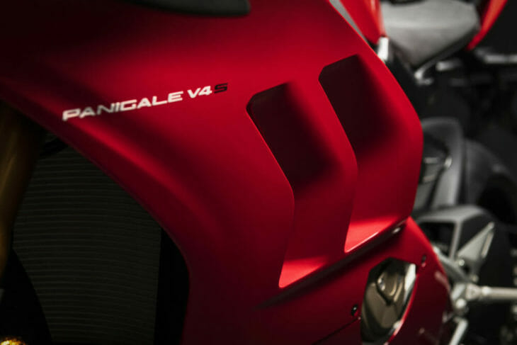 2020 Ducati Panigale V4 First Look 4