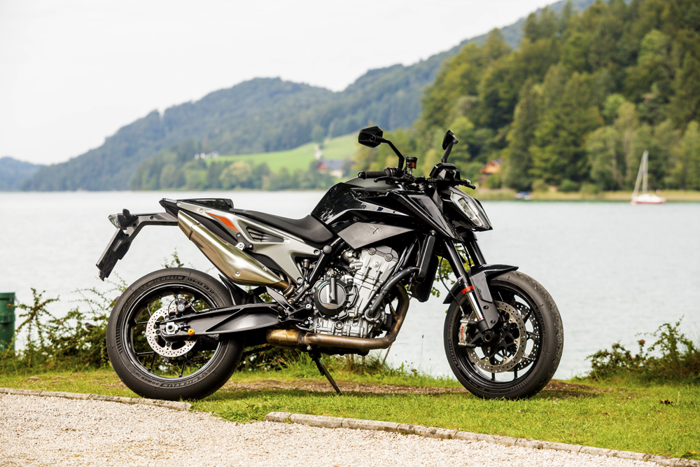 The 2020 KTM 890 Duke R is powered by KTM’s first-ever parallel-twin motor with 75º crank bored and stroked for 90cc more capacity than the 790 Duke which was introduced two years ago.