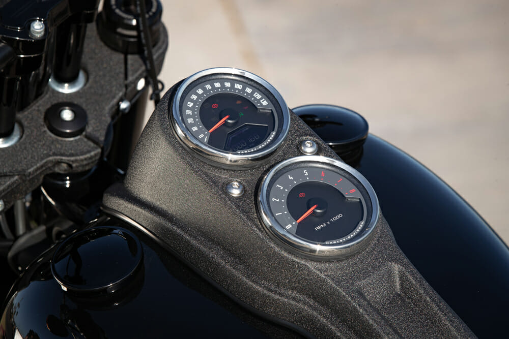 2020 Harley-Davidson Low Rider S instruments