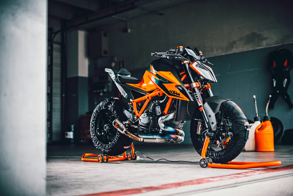 2020 KTM 1290 Super Duke R Racebike Review