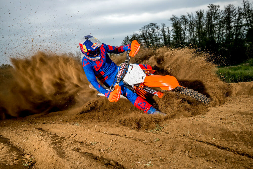 Leatt 5.5 FlexLock Boots | After three years of development with pro riders, Leatt has released its new 5.5 FlexLock boots.