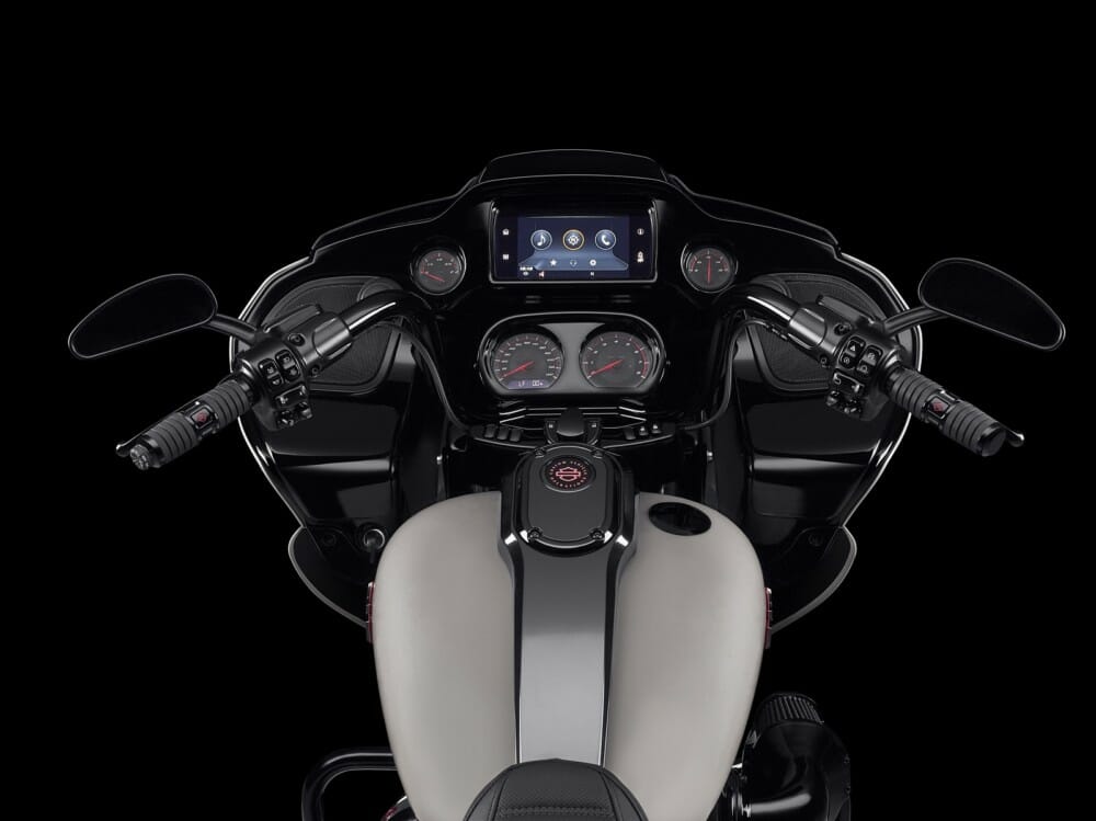 2020 road glide apple carplay hotsell