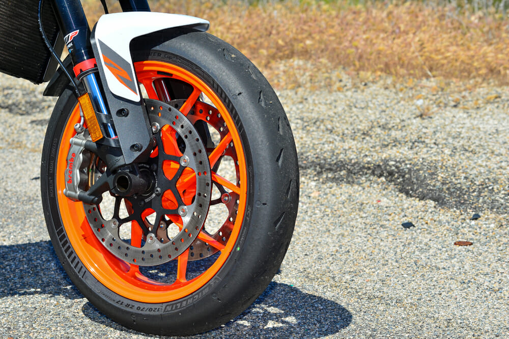 The Brembo Stylema calipers and larger 320mm discs offer incredible stopping power for the 2020 KTM 890 Duke R.