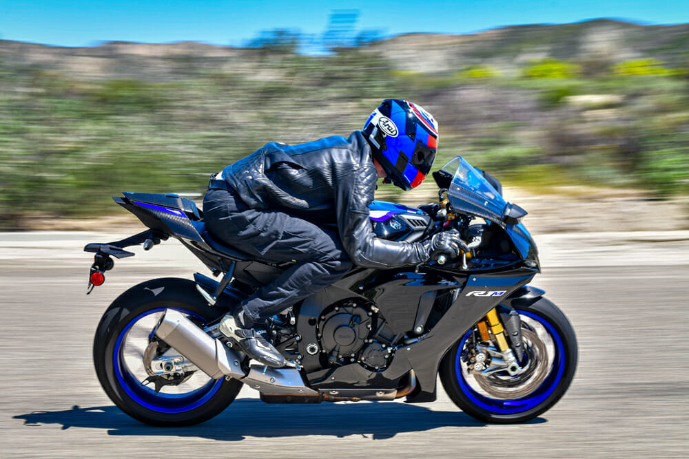 You can see here the racy rider position the ergonomics on the 2020 Yamaha YZF-R1M offers.