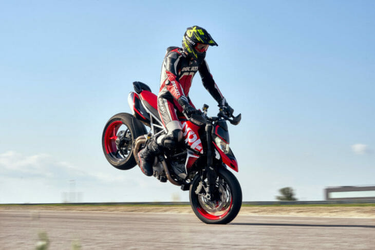 2020 Ducati Hypermotard 950 RVE stoppie