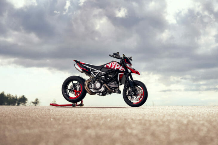 2020 Ducati Hypermotard 950 RVE sky
