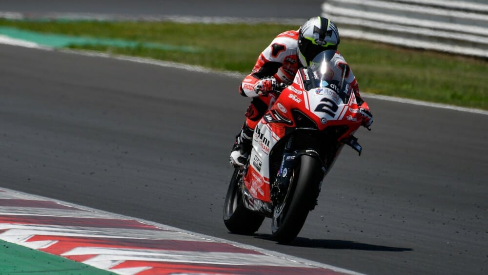 Leon Camier a séparé des manières avec Barni Racing Team