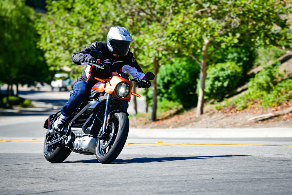 2020 Harley Davidson LiveWire Review Cycle News VS Fat tire eBike A7AT26 - Blog - 11