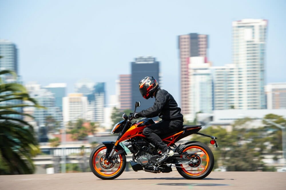 2020 KTM 200 Duke Review - Cycle News