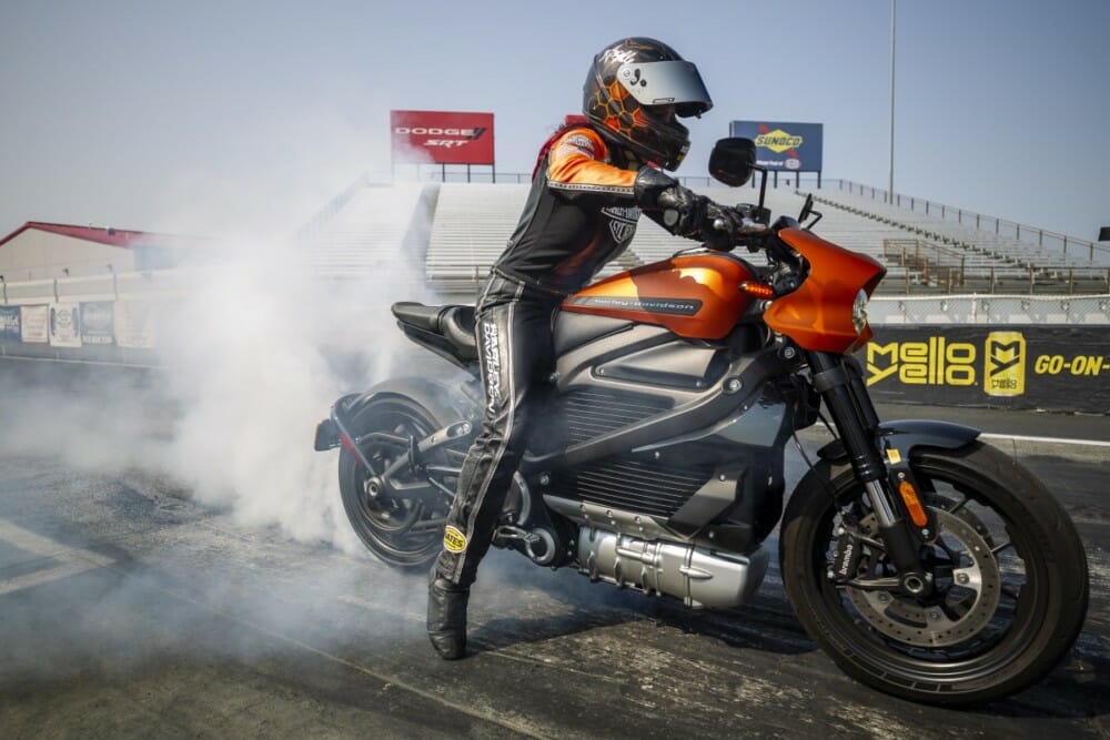 Harley-Davidson LiveWire Sets New World Records at EV Racing Exhibition