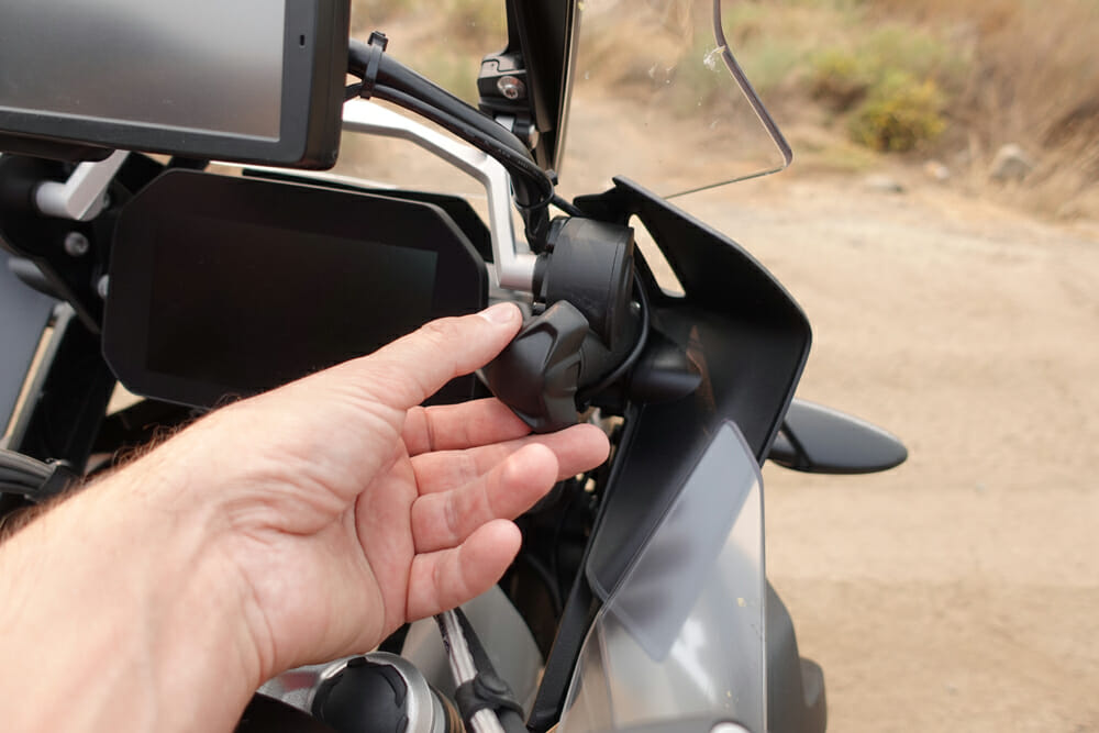 2020 BMW R 1250 GS 12V charging socket