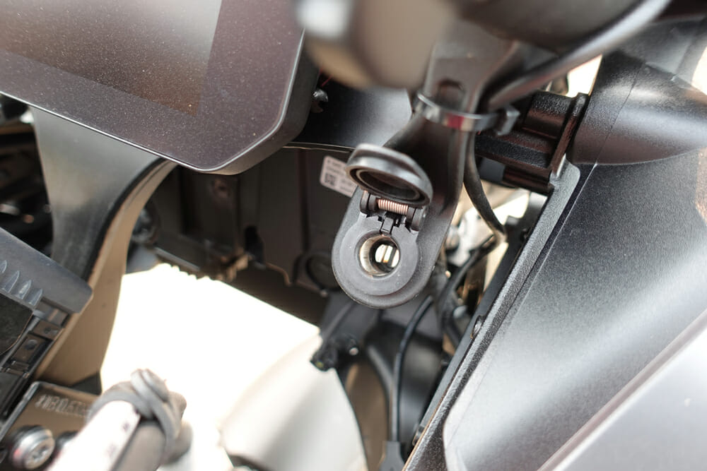 2020 BMW R 1250 GS windscreen adjuster knob