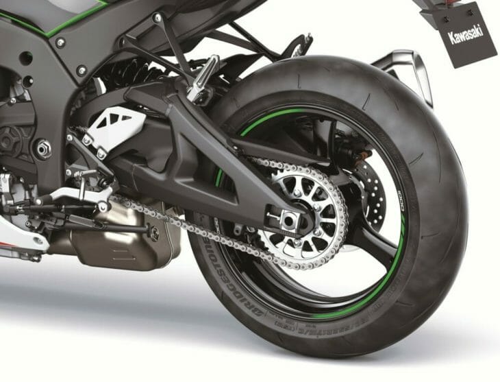 2021 Kawasaki ZX-10R First Look swingarm