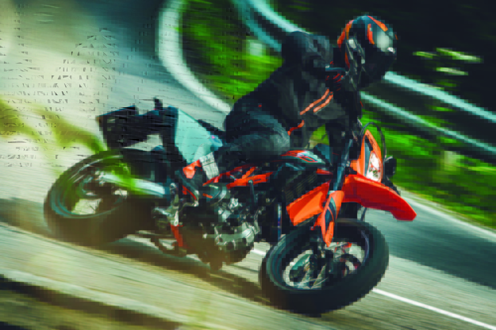 2021 KTM 690 SMC R and KTM 690 Enduro R Cycle News