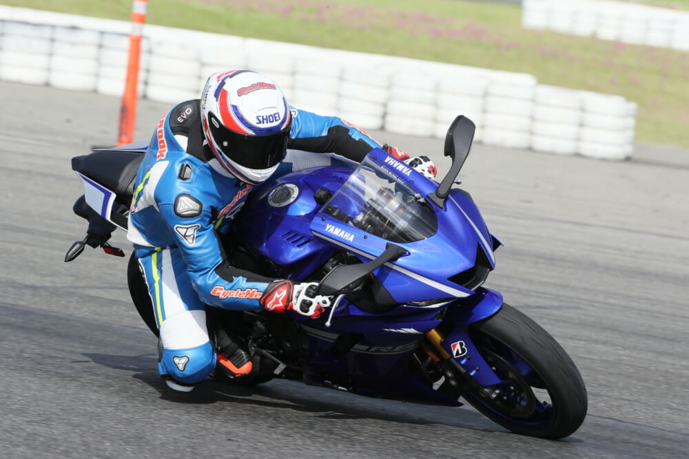 Yamaha r6 vmax clearance