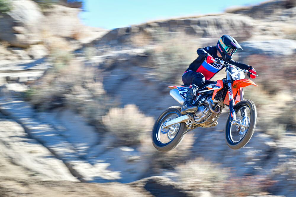 2021 KTM 250 SX-F jumping
