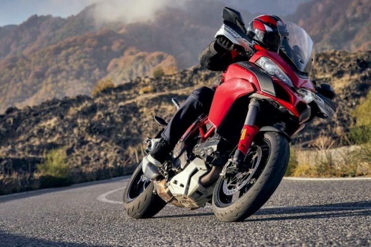 Pirelli Diablo Rosso IV Supersport Tires