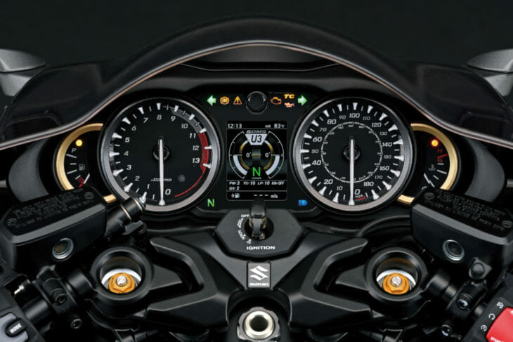 2022 Suzuki Hayabusa First Look clocks