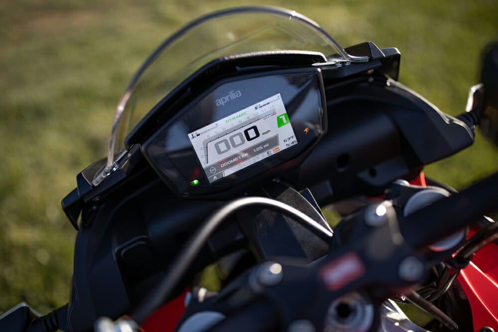 2021 Aprilia Tuono 660 dash