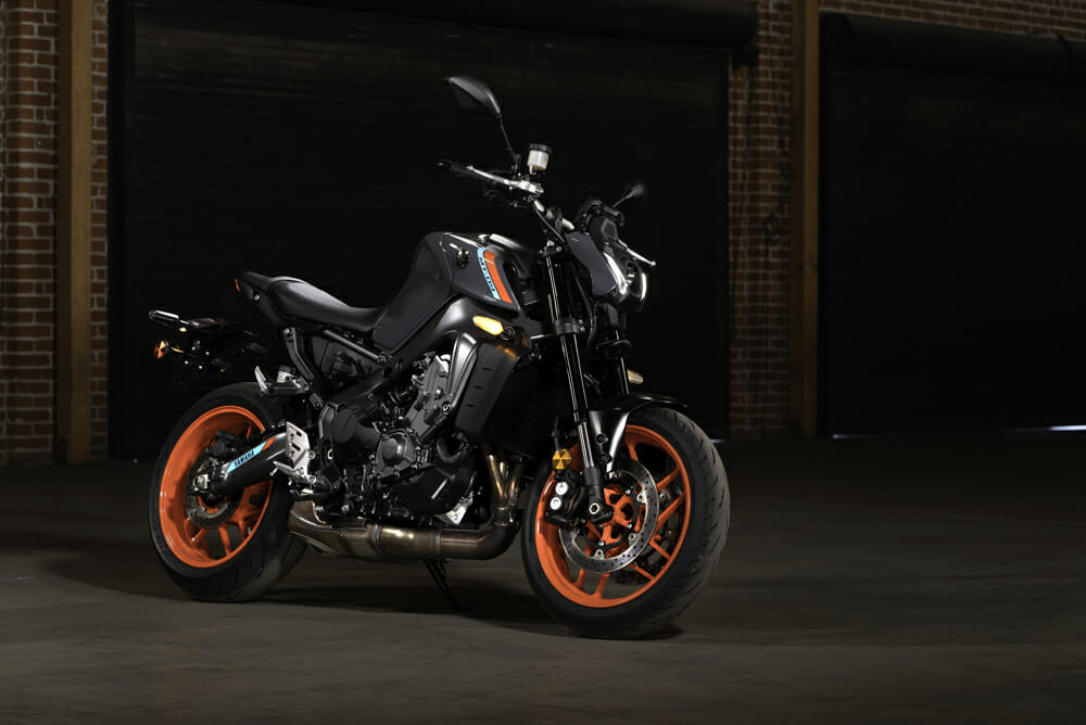 Yamaha mt 09 2021 black clearance