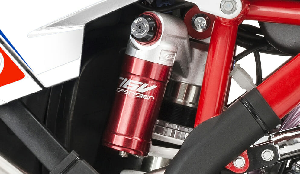 2022 Beta_Xtrainer_Shock_Right