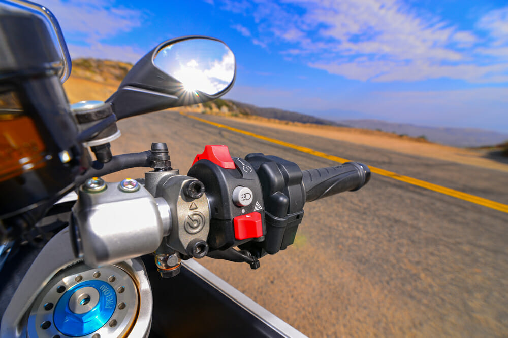 2021 Ducati SuperSport 950 S handlebar controls