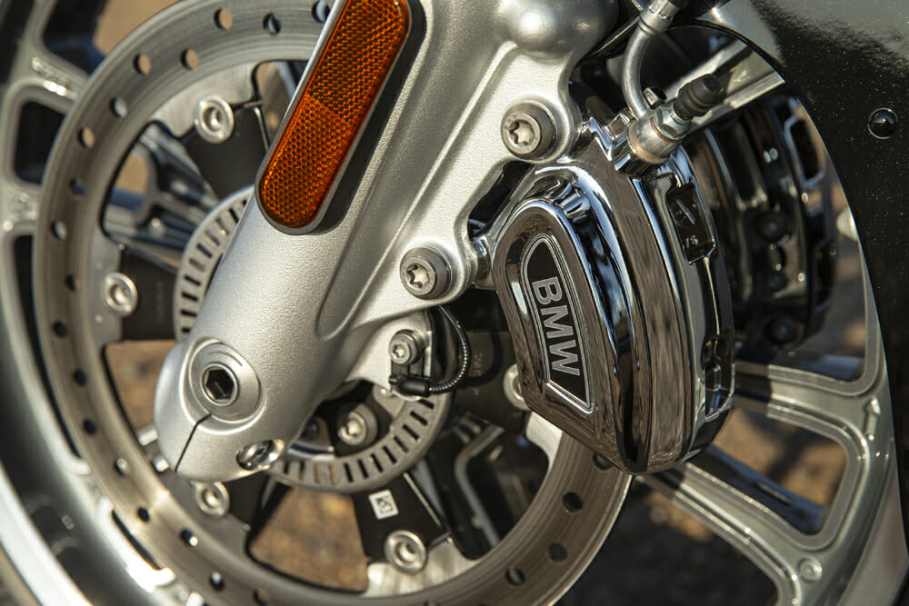 2022 BMW R 18 B front wheel
