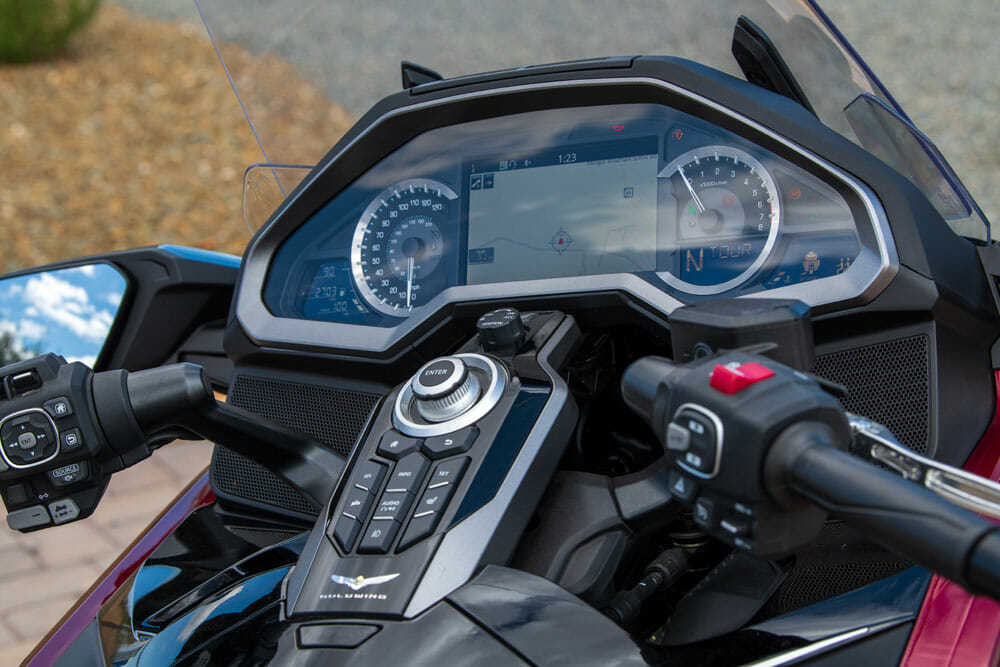 21 Honda Gold Wing Tour Automatic Dct Review Cycle News