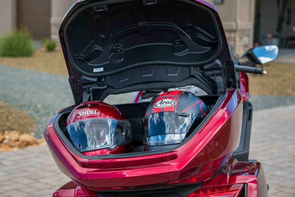 21 Honda Gold Wing Tour Automatic Dct Review Cycle News