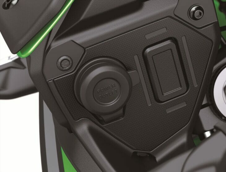 2022 Kawasaki Versys 650 First Look socket