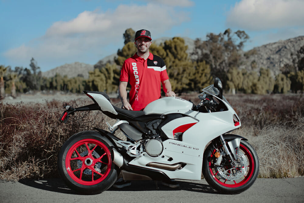 2022 shop ducati v2
