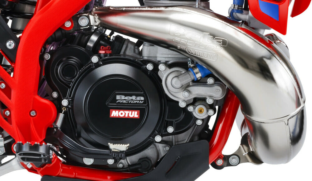 2022-Beta-300-RX-First-Look-Cycle-News-Engine
