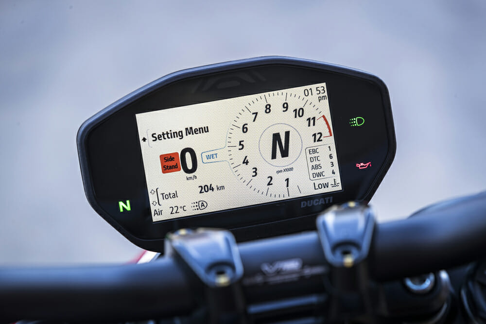 2022 Ducati Streetfighter V2 dash