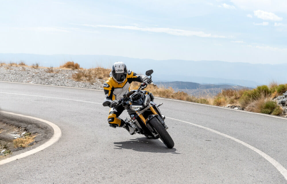 Continental ContiRoadAttack 4 Tire