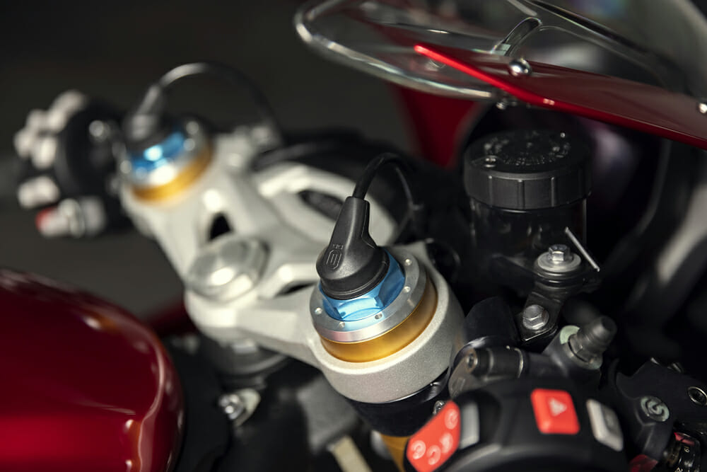 2022 Triumph Speed Triple RR Ohlins suspension