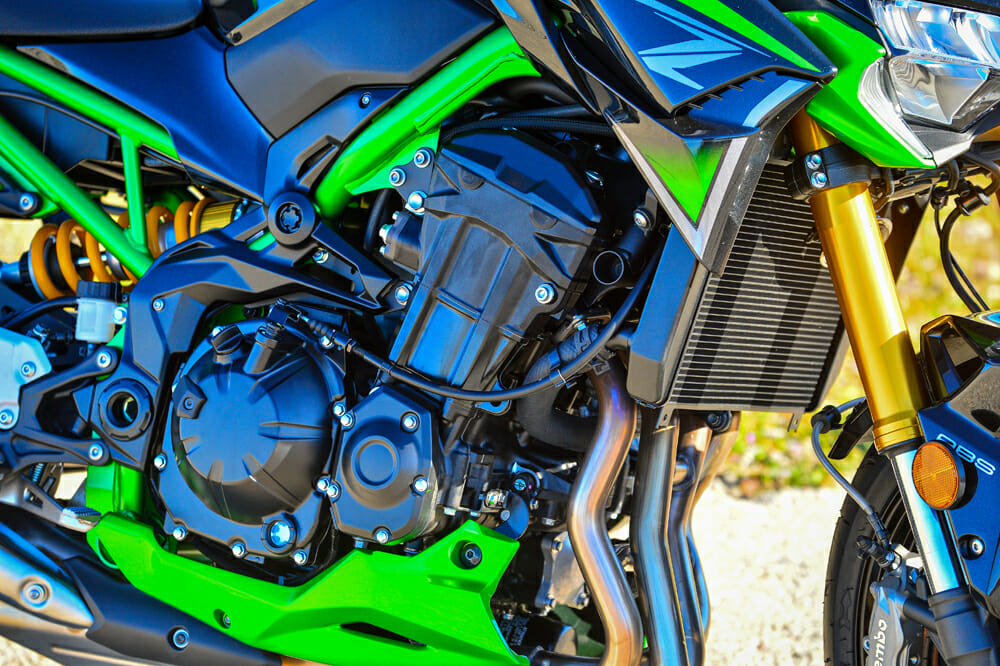 2022 Kawasaki Z900 SE Engine