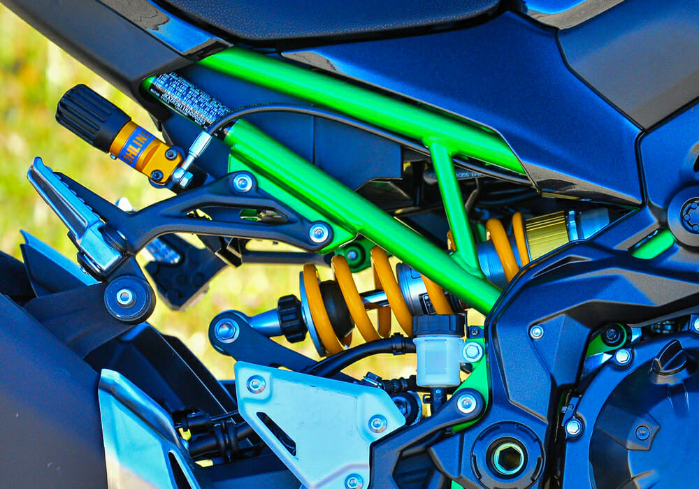 2022 Kawasaki Z900 SE suspension