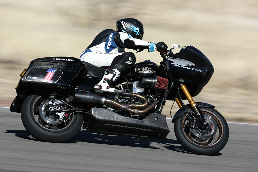 Harley-Davidson Screamin’ Eagle Road Glide leaned over