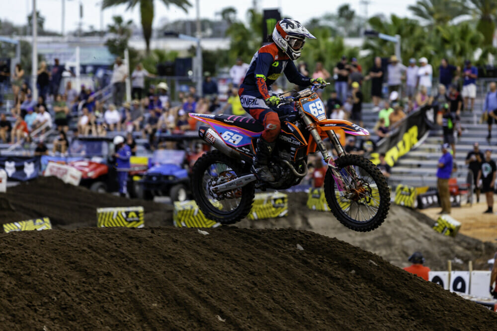 JAMIE_ASTUDILLO_WOMEN_RCSX_22_RK-2423