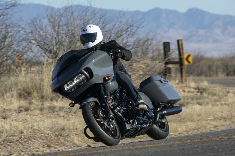 2022 Harley-Davidson Road Glide ST cornering