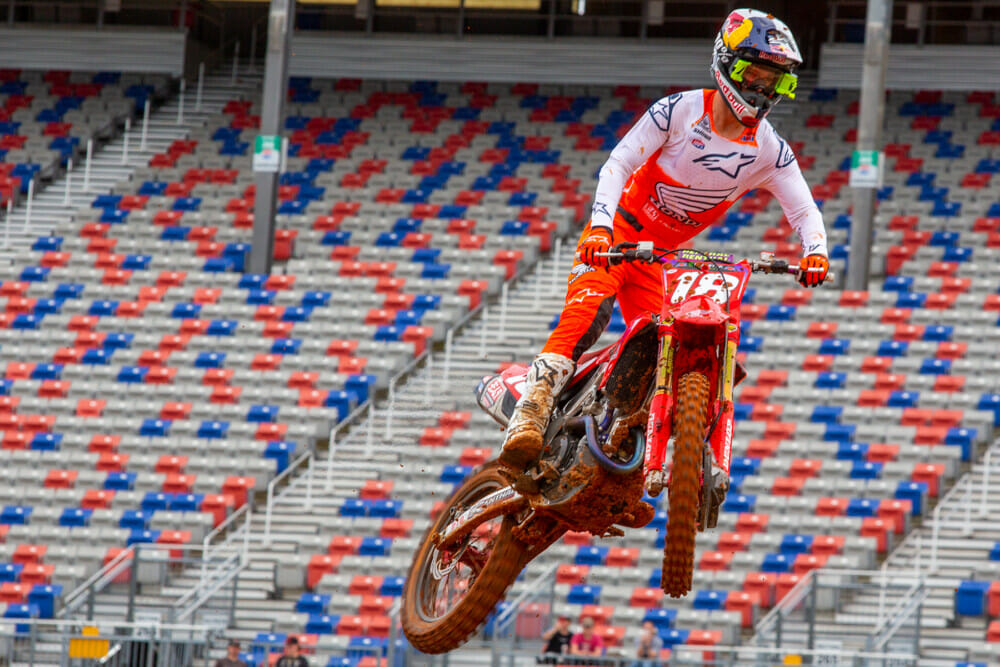 2022-atlanta-supercross-brown-dog-photo-jlawrence