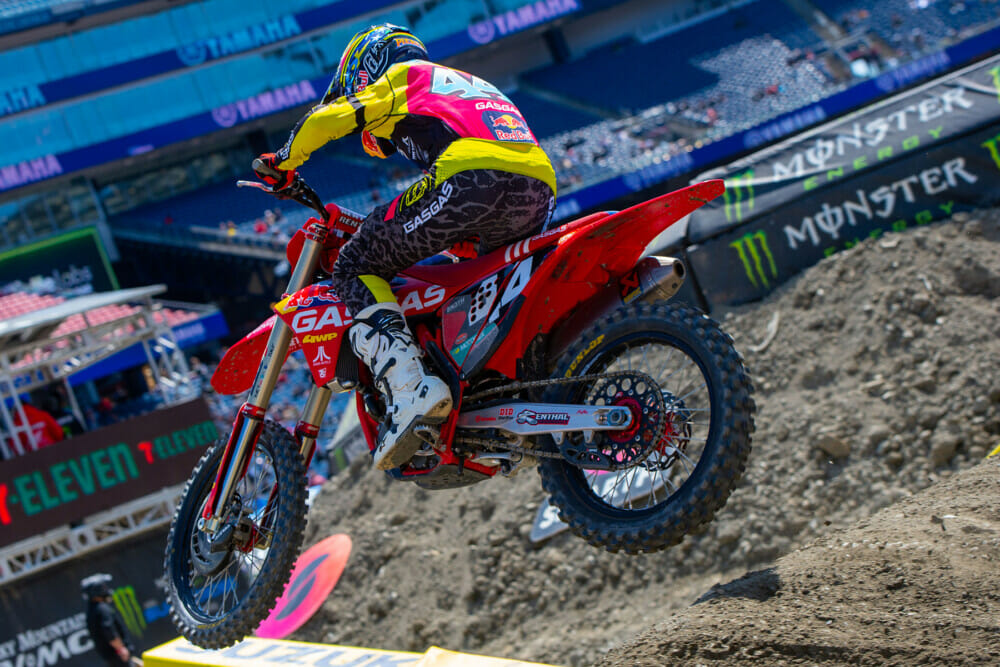 2022-east-rutherford-supercross-brown-dog-photo-brown