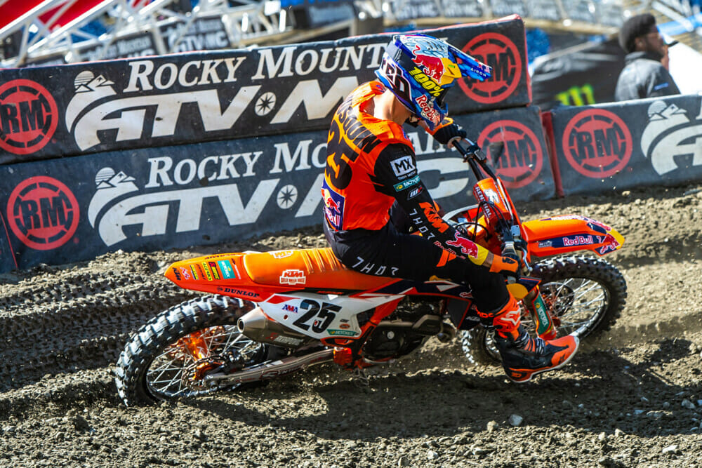 2022-east-rutherford-supercross-brown-dog-photo-musquin