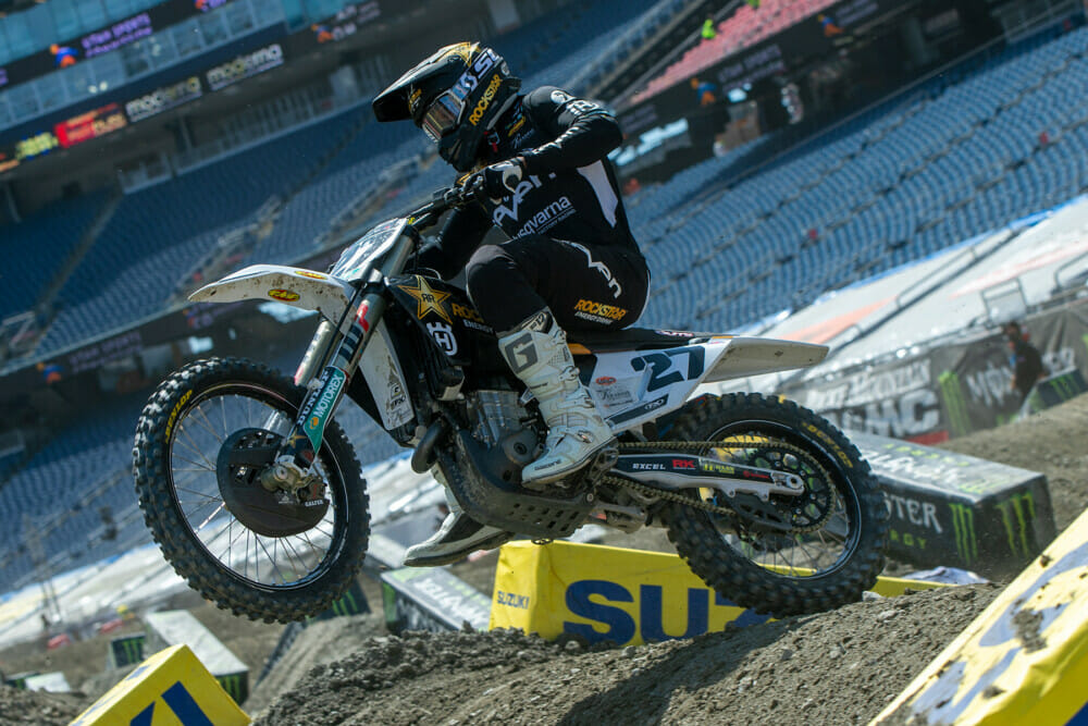 2022-east-rutherford-supercross-brown-dog-photo-stewart