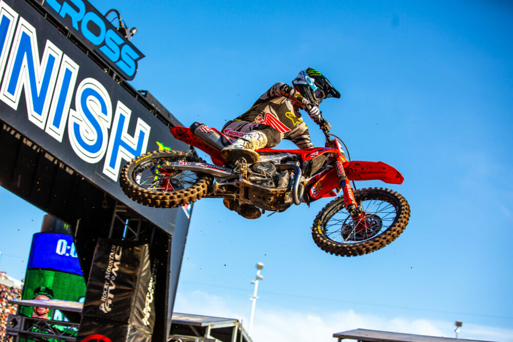 2022-salt-lake-city-supercross-brown-dog-photo-sexton