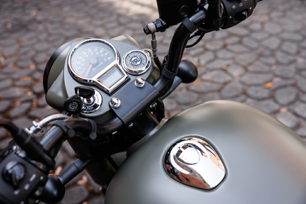 2022 Royal Enfield Classic 350 cockpit