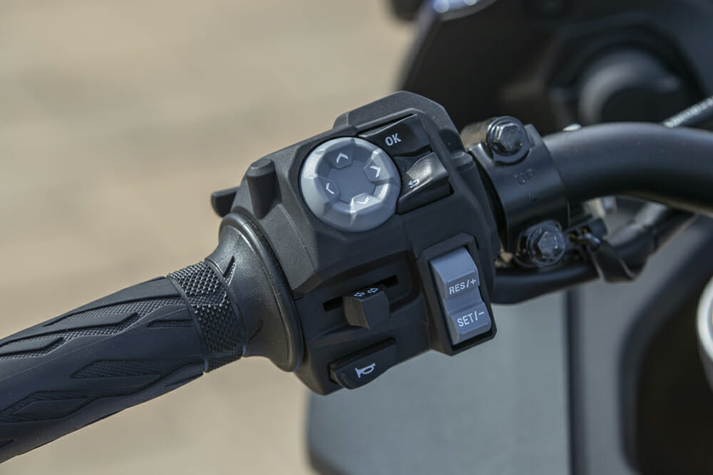 2022 Suzuki GSX-S1000 GT+ handlebar controls