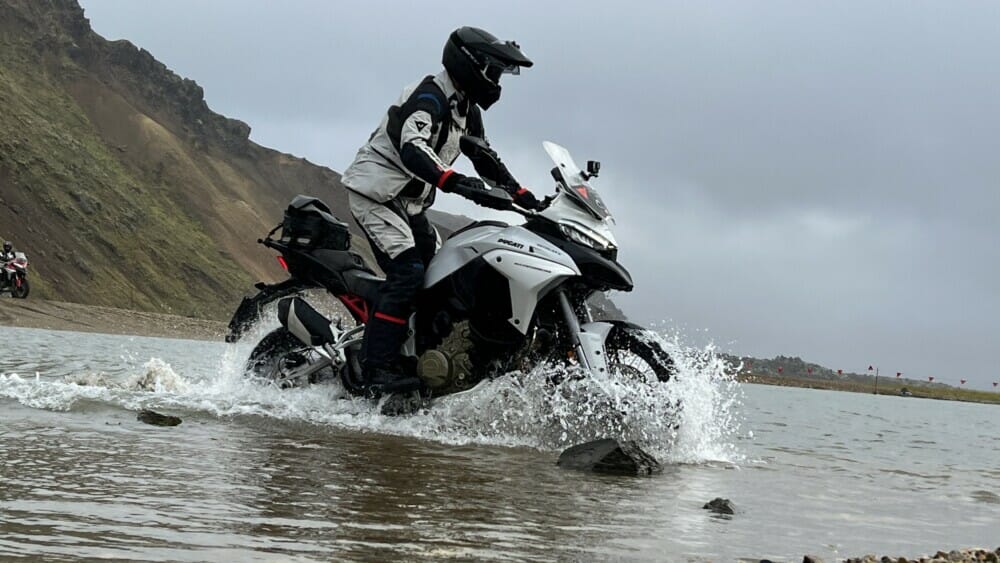 Metzeler Karoo 4 ADV Tire water crossing