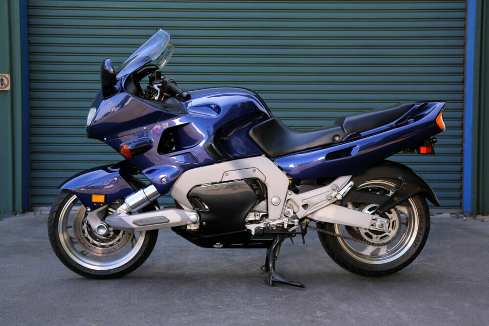 Yamaha GTS1000 in blue